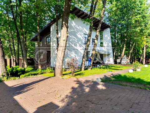 дом по адресу Киев, Патріарха Володимира Романюка ул. (Жовтнева), 1