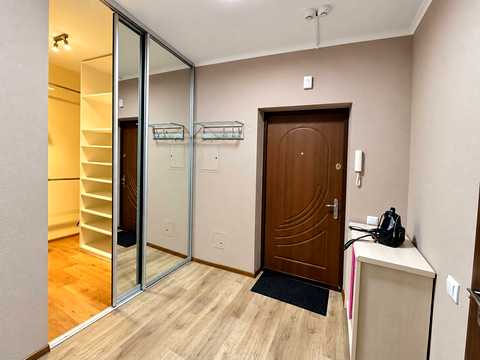 квартира за адресою Сім'ї Кульженків вул. (Петра Дегтяренка), 33