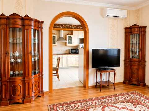 квартира за адресою Автозаводська вул., 99/4