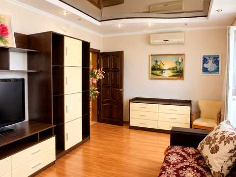 квартира за адресою Автозаводська вул., 99/4