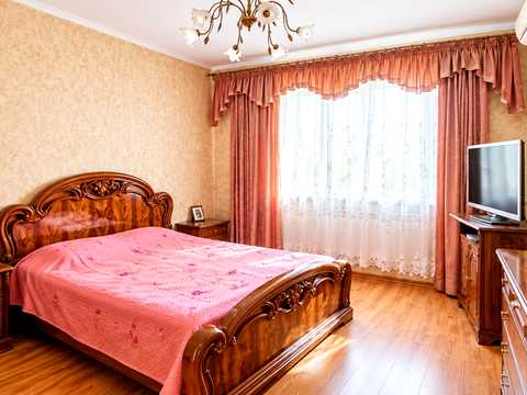 квартира за адресою Автозаводська вул., 99/4