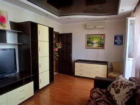квартира за адресою Автозаводська вул., 99/4