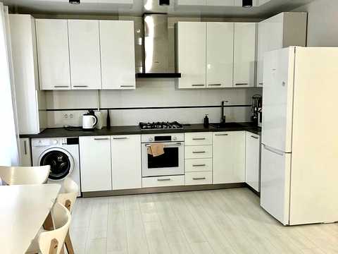 квартира за адресою Михайла Лушпи просп. (Космонавтів), 5 к25