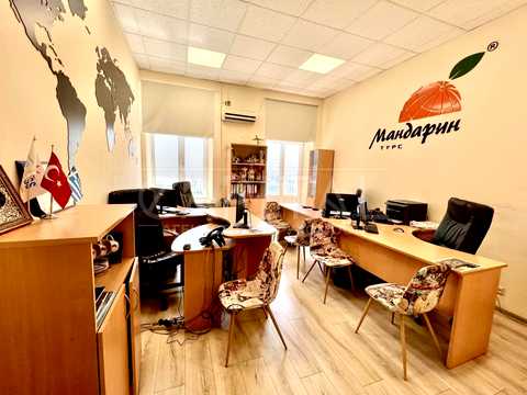 комерційна за адресою Басейна вул., 15