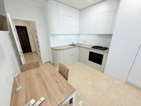 квартира за адресою Юнацька вул., 10