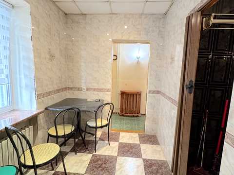 комерційна за адресою Дерибасівська вул., 20