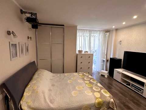 квартира за адресою Владислава Бувалкіна вул., 44-А
