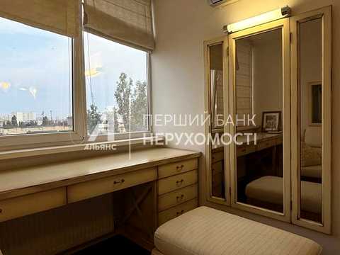 квартира за адресою Академіка Корольова вул., 24