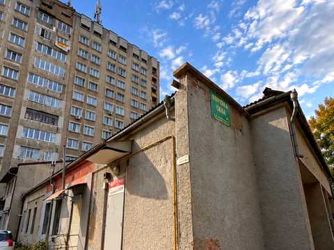комерційна за адресою Гната Хоткевича вул., 44-Д