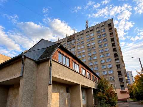 комерційна за адресою Гната Хоткевича вул., 44-Д