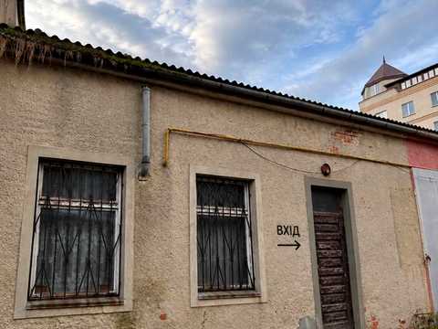 комерційна за адресою Гната Хоткевича вул., 44-Д