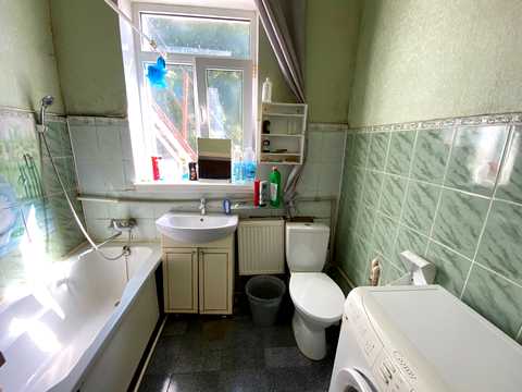 будинок за адресою с. Шкарівка, Центральна