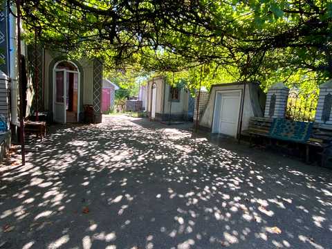 будинок за адресою с. Шкарівка, Центральна