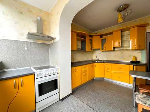 квартира за адресою Автозаводська вул., 43