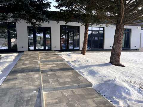 коммерческая по адресу Промислова, 1