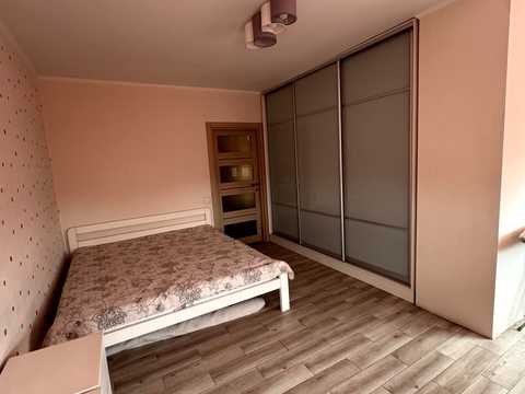 квартира за адресою Разумовська вул., 10/12