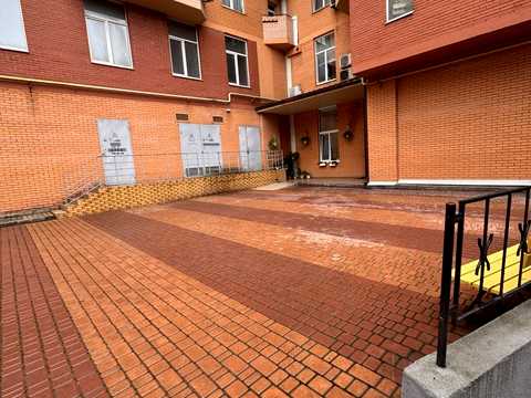 квартира за адресою Разумовська вул., 10/12