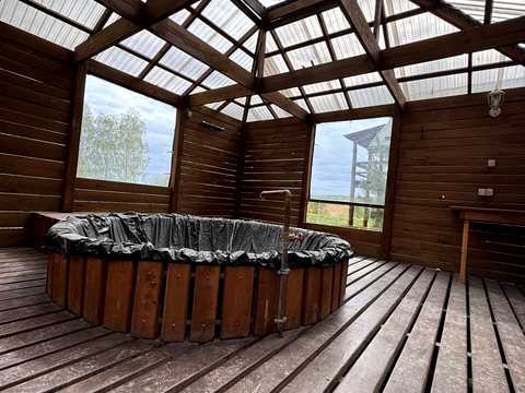 комерційна за адресою Равська вул., 1