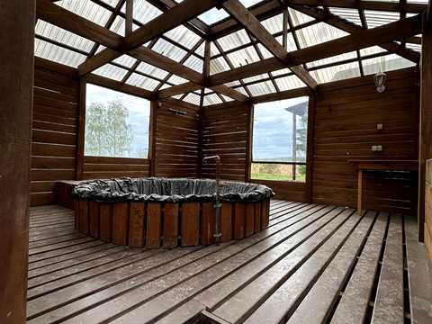 комерційна за адресою Равська вул., 1