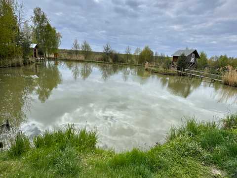 комерційна за адресою Равська вул., 1