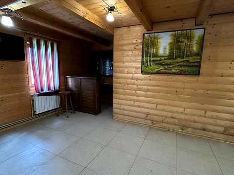 комерційна за адресою Равська вул., 1
