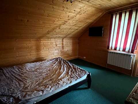 комерційна за адресою Равська вул., 1