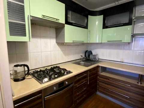квартира за адресою Домбровського вул., 31