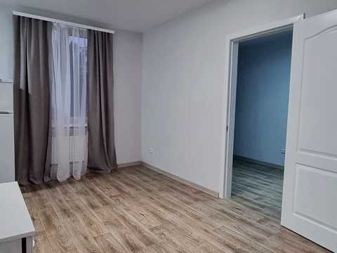 квартира за адресою Макарова вул. (Більшовицька), 21