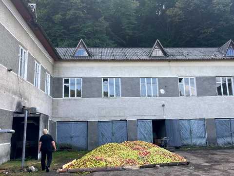 комерційна за адресою Яремчука, 1