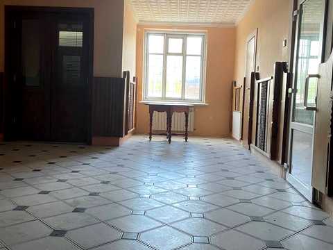 комерційна за адресою Яремчука, 1