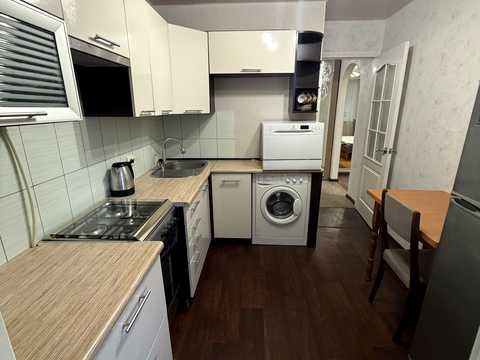 квартира за адресою Космонавтів вул., 5