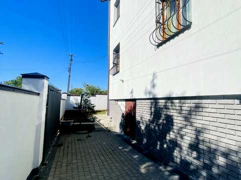 дом по адресу Михаила Грушевского ул.