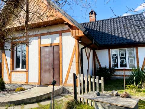 будинок за адресою Володимира Івасюка вул.