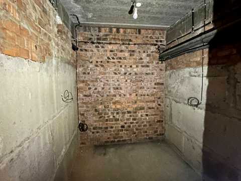 коммерческая по адресу Довженка ул., 4
