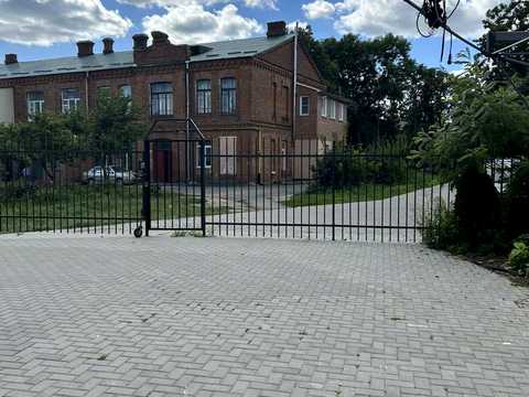 комерційна за адресою Петлюри вул. (Купріна), 59а