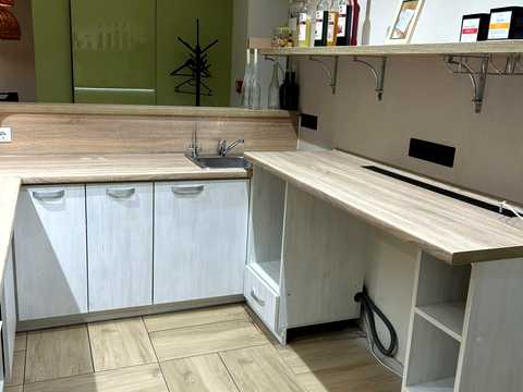 комерційна за адресою Петлюри вул. (Купріна), 59а
