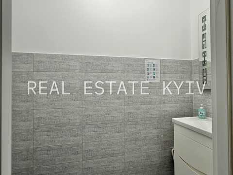 коммерческая по адресу Евгения Коновальца ул. (Щорса), 34-А