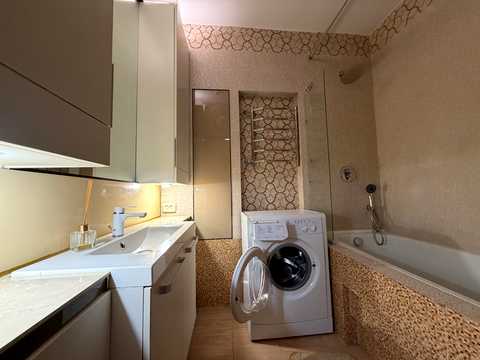 квартира за адресою Миколи Амосова вул., 4