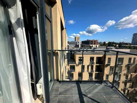 квартира за адресою Салютна вул., 2к17