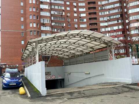 паркомісце за адресою Анни Ахматової вул., 13 Е