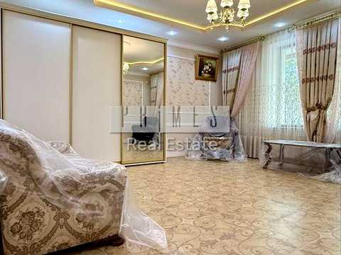 будинок за адресою Центральна вул.
