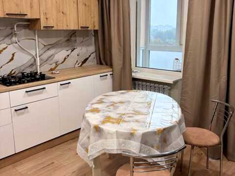 квартира за адресою Осіння вул., 13-Б