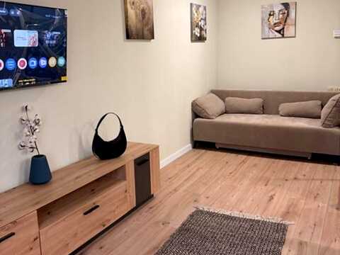 квартира за адресою Осіння вул., 13-Б