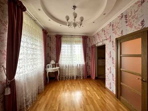 дом по адресу Лесі Українки