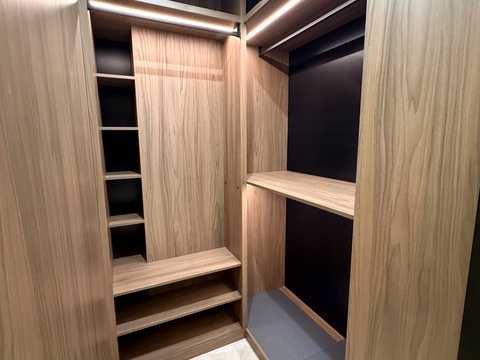 квартира за адресою Дніпровська набережна вул., (Будинок 10)