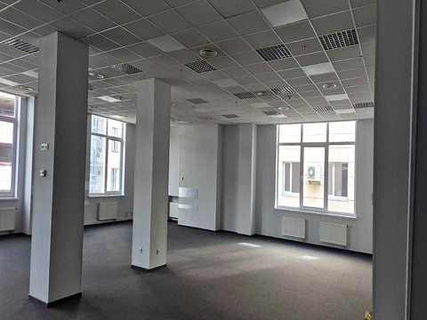 комерційна за адресою Фізкультури вул., 30