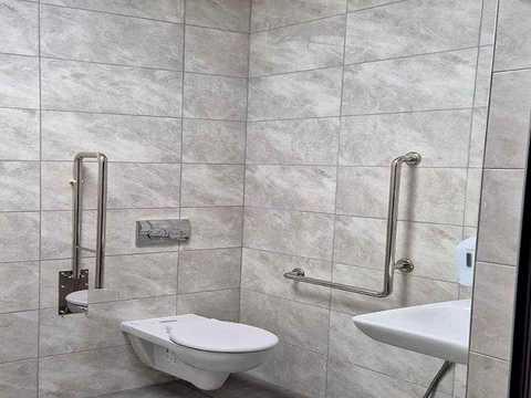 комерційна за адресою Фізкультури вул., 30