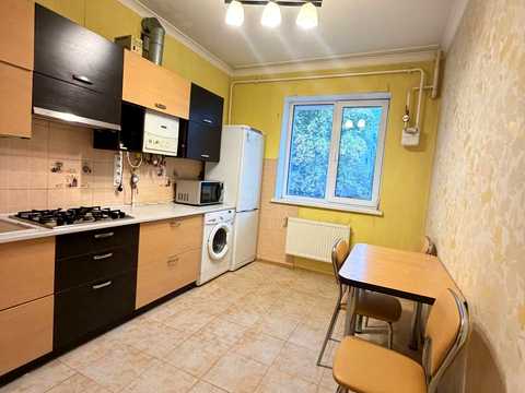 квартира за адресою Вишнева вул., 1