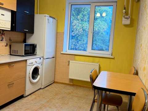 квартира за адресою Вишнева вул., 1