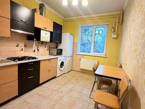 квартира за адресою Вишнева вул., 1